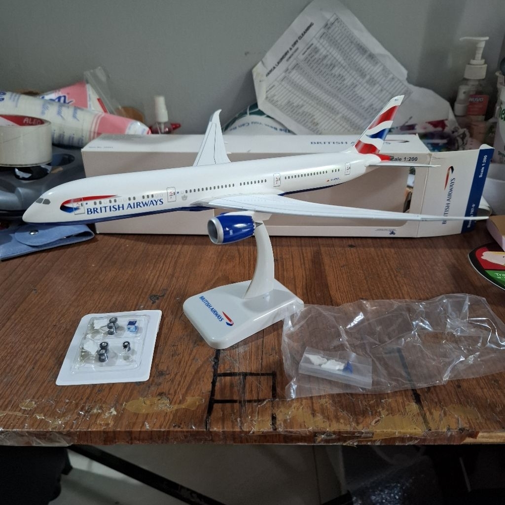 Diecast pesawat plastik Hogan Wings British Airways Boeing B787-9 Dreamliner 1:200
