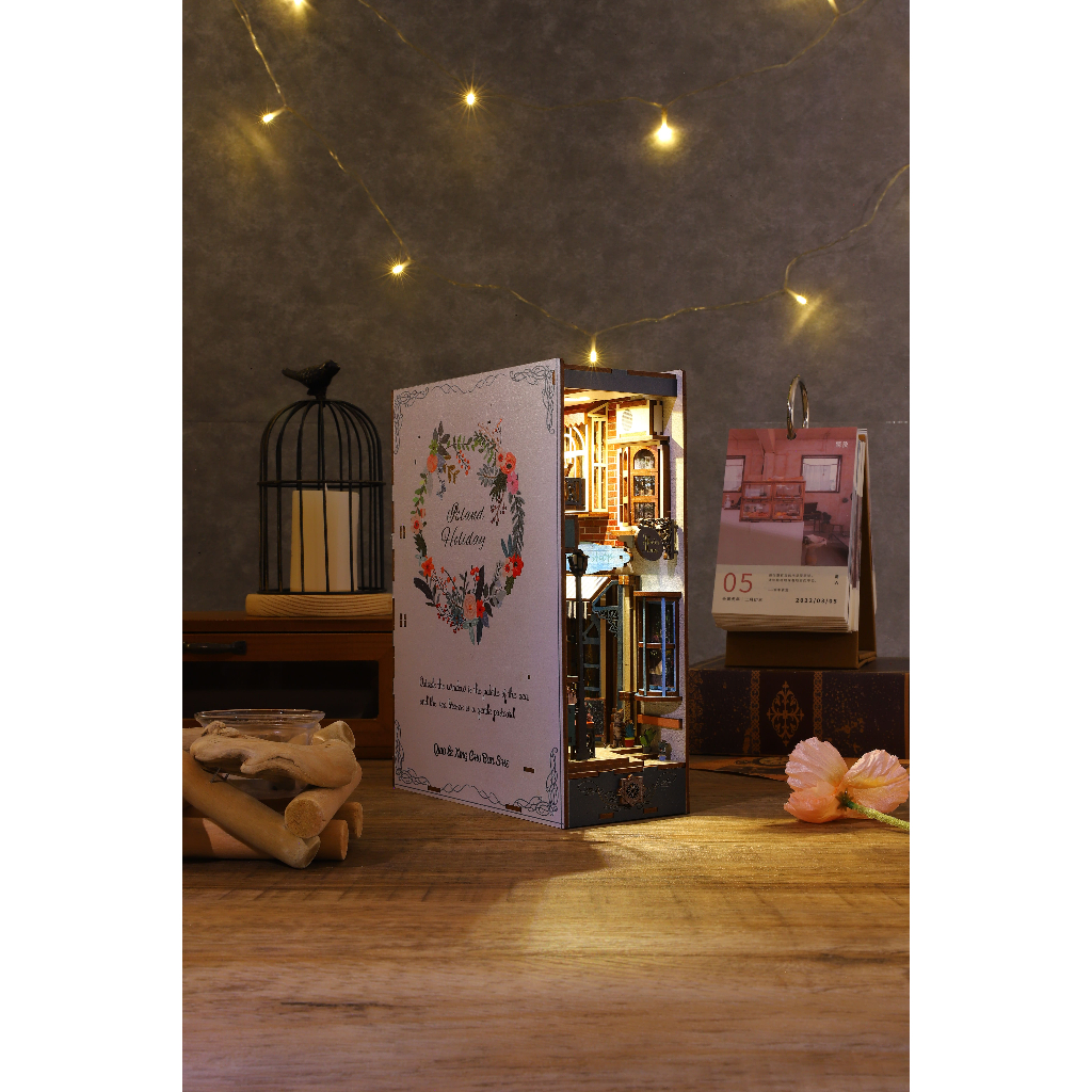 Haiyu Holiday Book Nook DIY