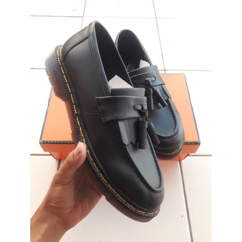 Sepatu Loafers Portee