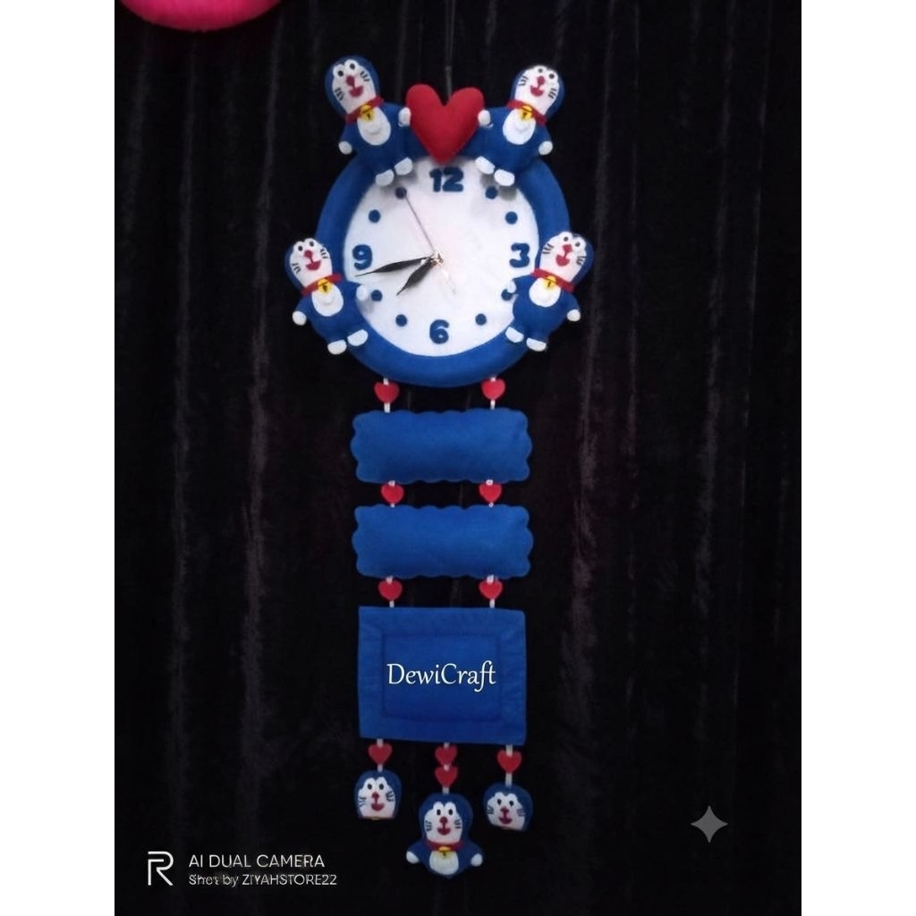 Jam dinding Doraemon requests nama tgl lahir dan bingkai foto