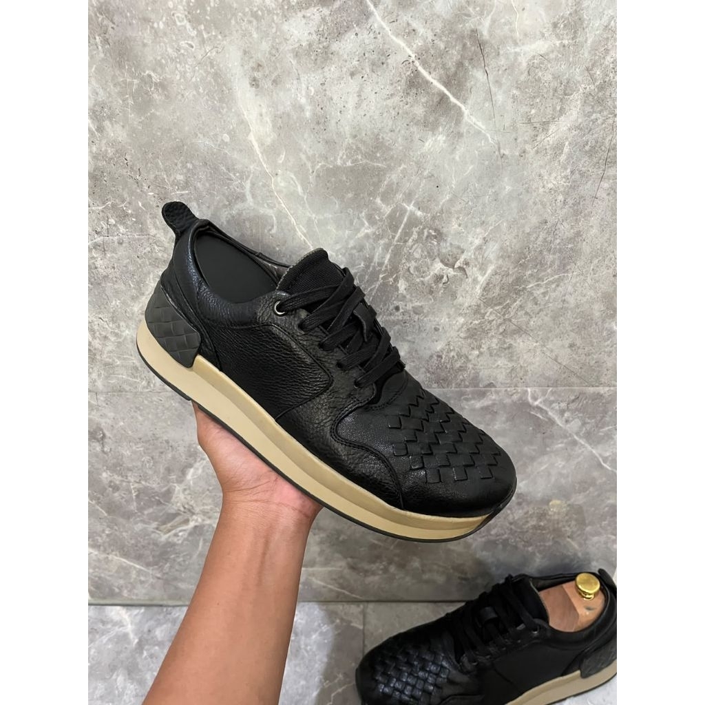 Sepatu Bottega Veneta Size 40 Ori Sneakers Casual Sport Pria Wanita Branded Luxury