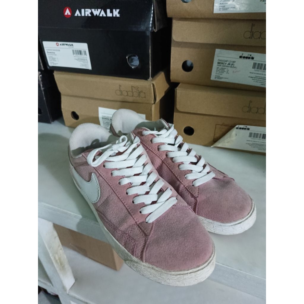 Sepatu second size 38