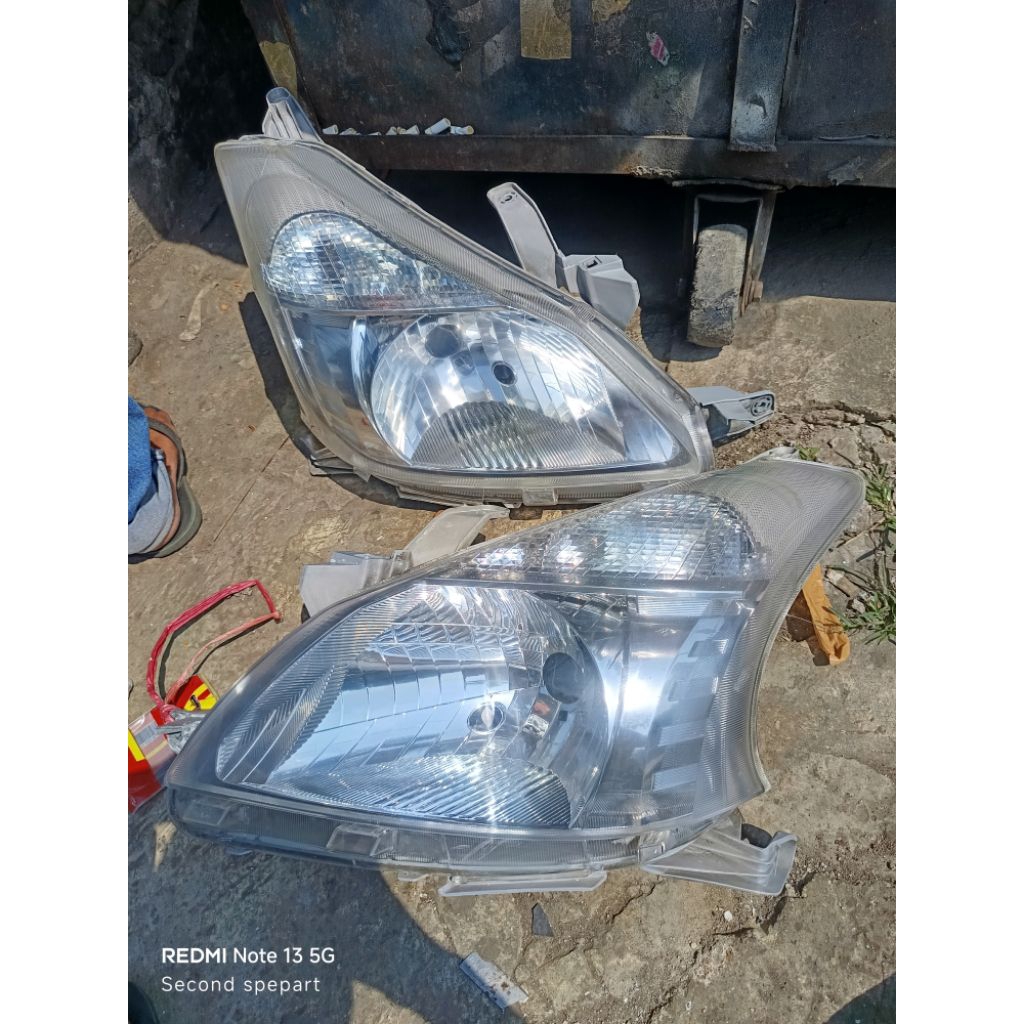 Headlamp Avanza/Xenia 2013-2017