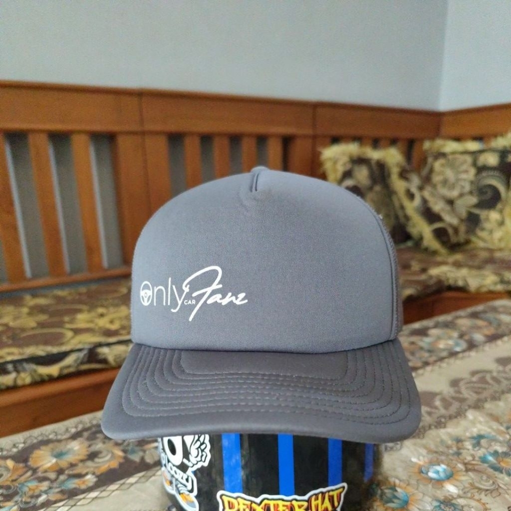 Trucker OTTO Like New