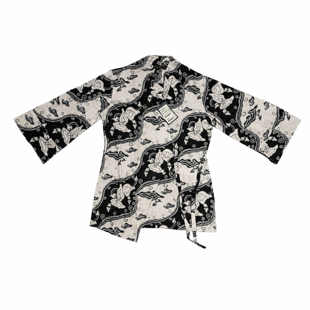 Outer Batik Wanita Arjuna Weda Motif Hitam Putih Kimono Modern