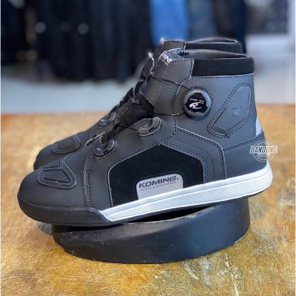 Sepatu Komine BK-300 Dial Fit WP Microfiber Sneakers - Black Komine BK300 Shoes