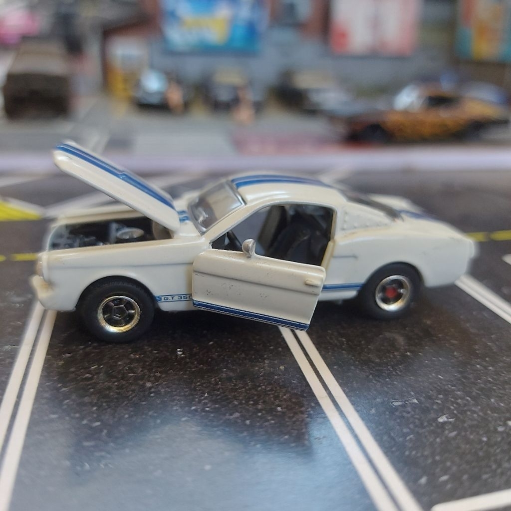 1965 Ford Shelby GT350R White Diecast 1/64 Junk Vintage