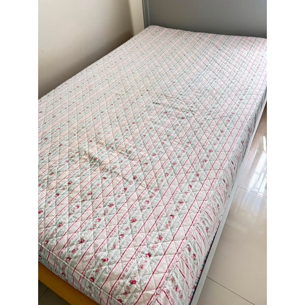 Sprei Modern House Motif Cantik