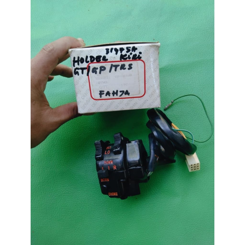 Holder saklar kiri Suzuki GP100 TRS Nos