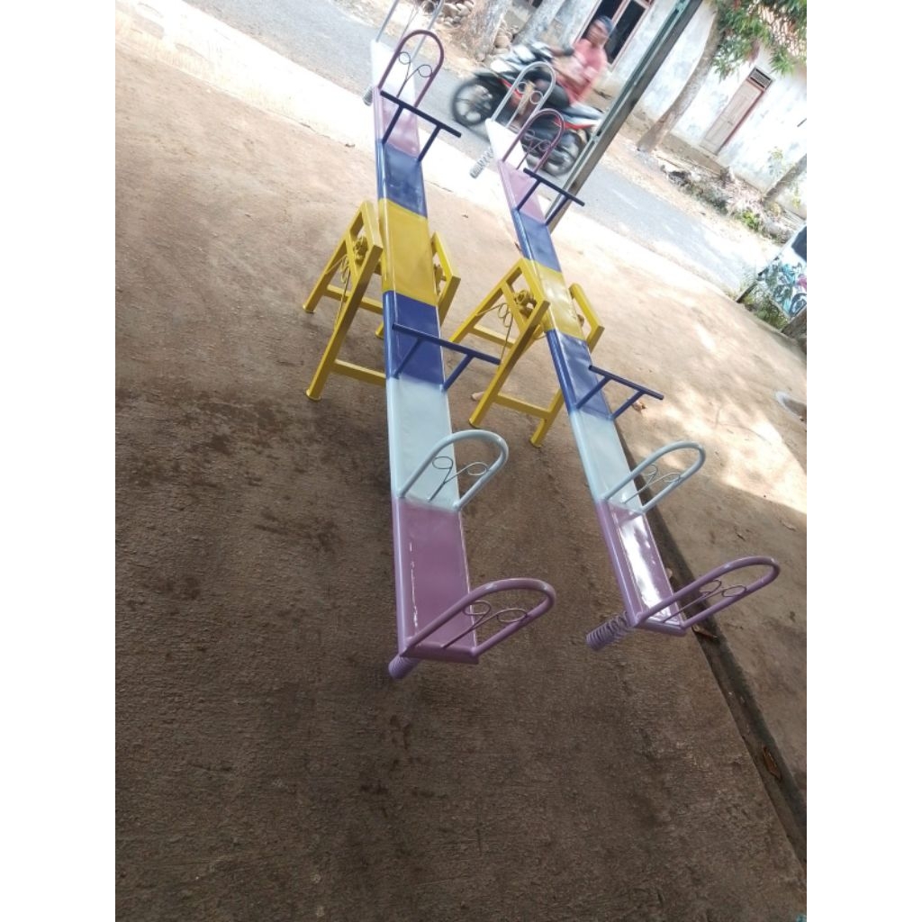 Mainan anak jungkat jungkit kuat besi anti karat pjg -+270 cm