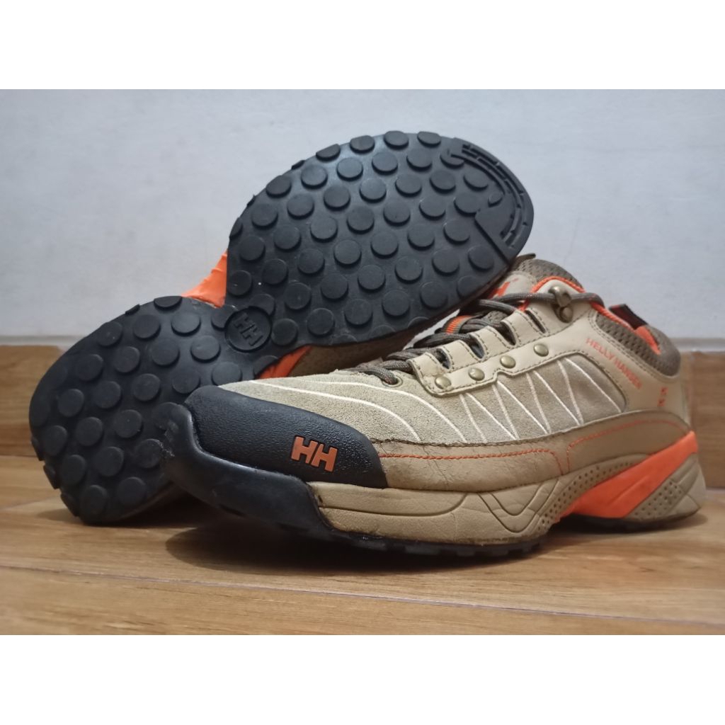 sepatu outdoor/hiking Helly Hansen