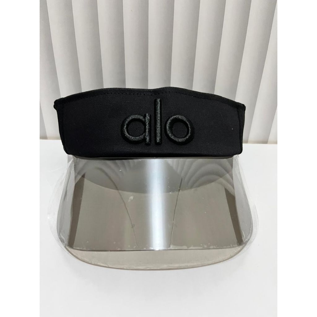 ALO YOGA VISOR - HITAM