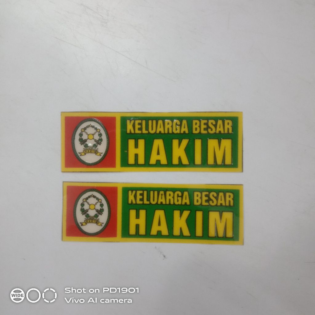 stiker hakim di plat nomor kendaraan