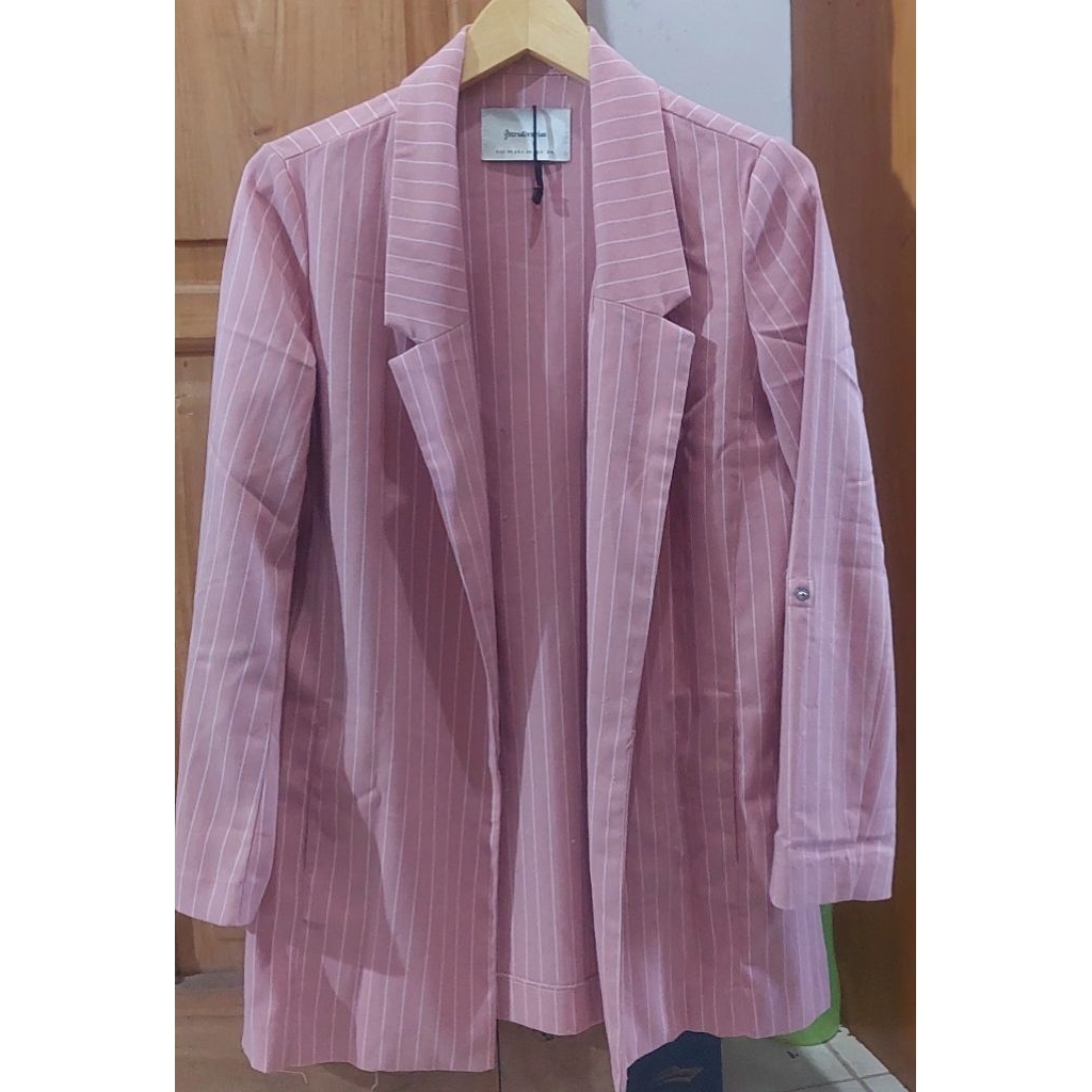 Preloved Blazer Stradivarius warna Pink
