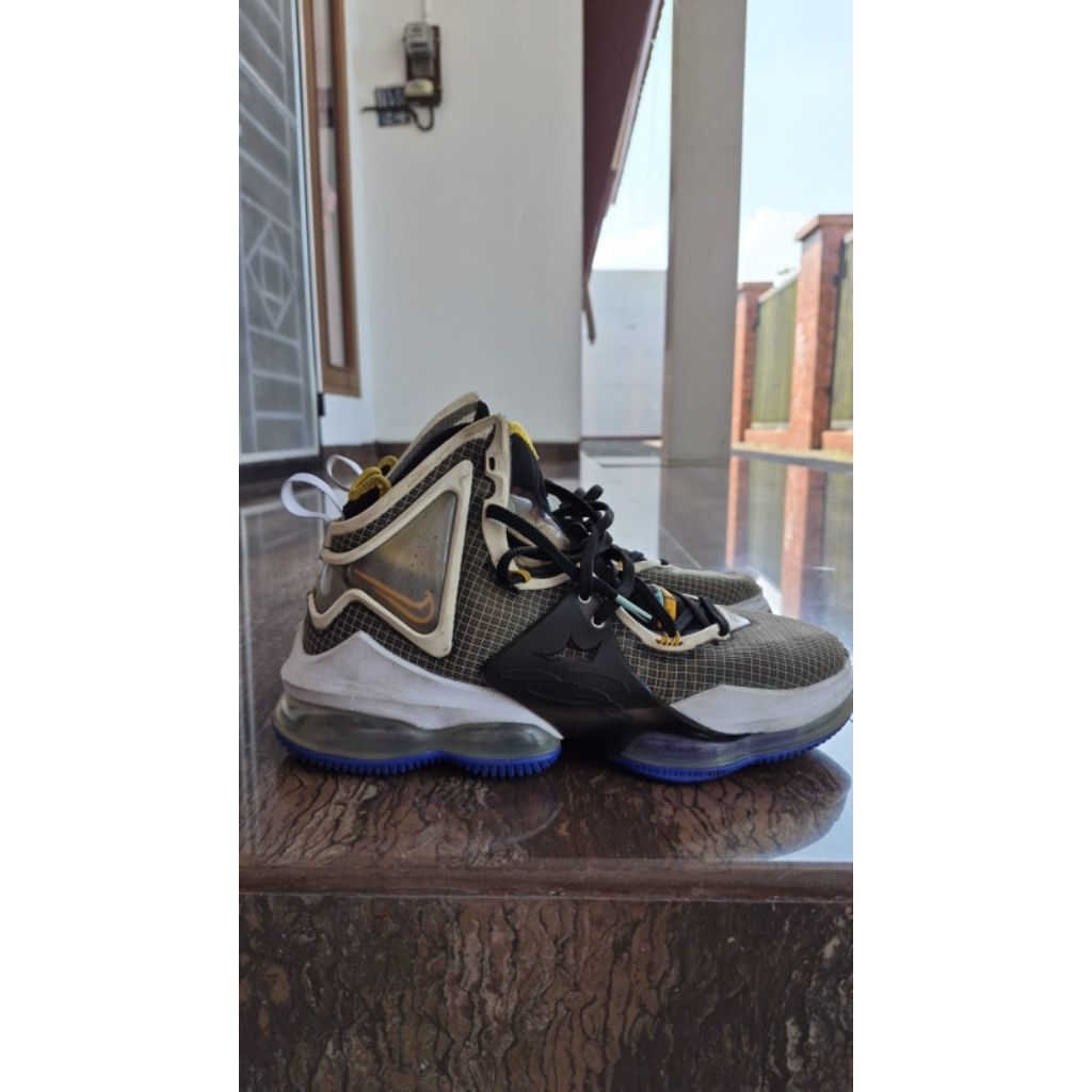 SEPATU NIKE LEBRON NXXT