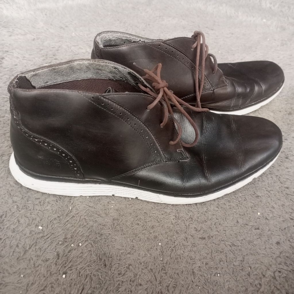 TIMBERLAND CHUKKA BOOTS KULIT ASLI COKLAT TUA SOL PUTIH PRELOVED SIZE 45