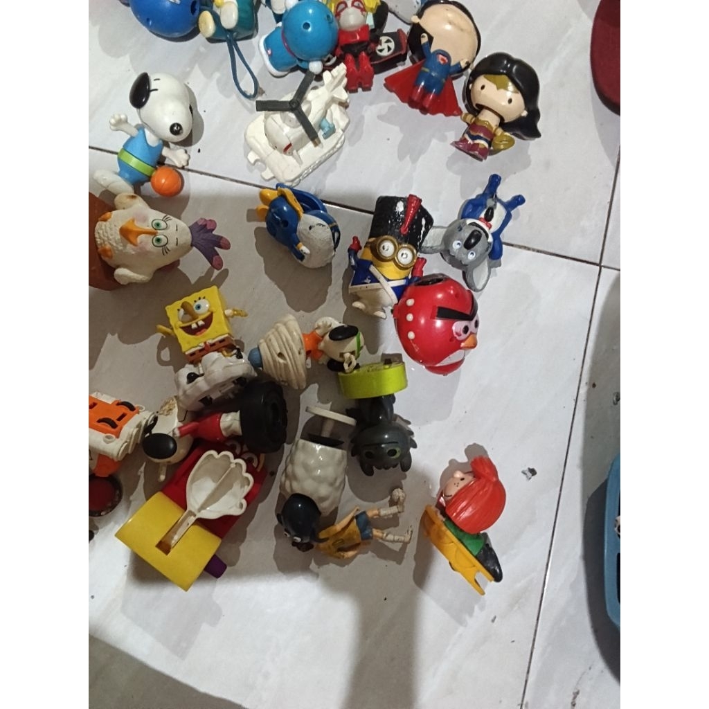 mainan seken kiloan campur