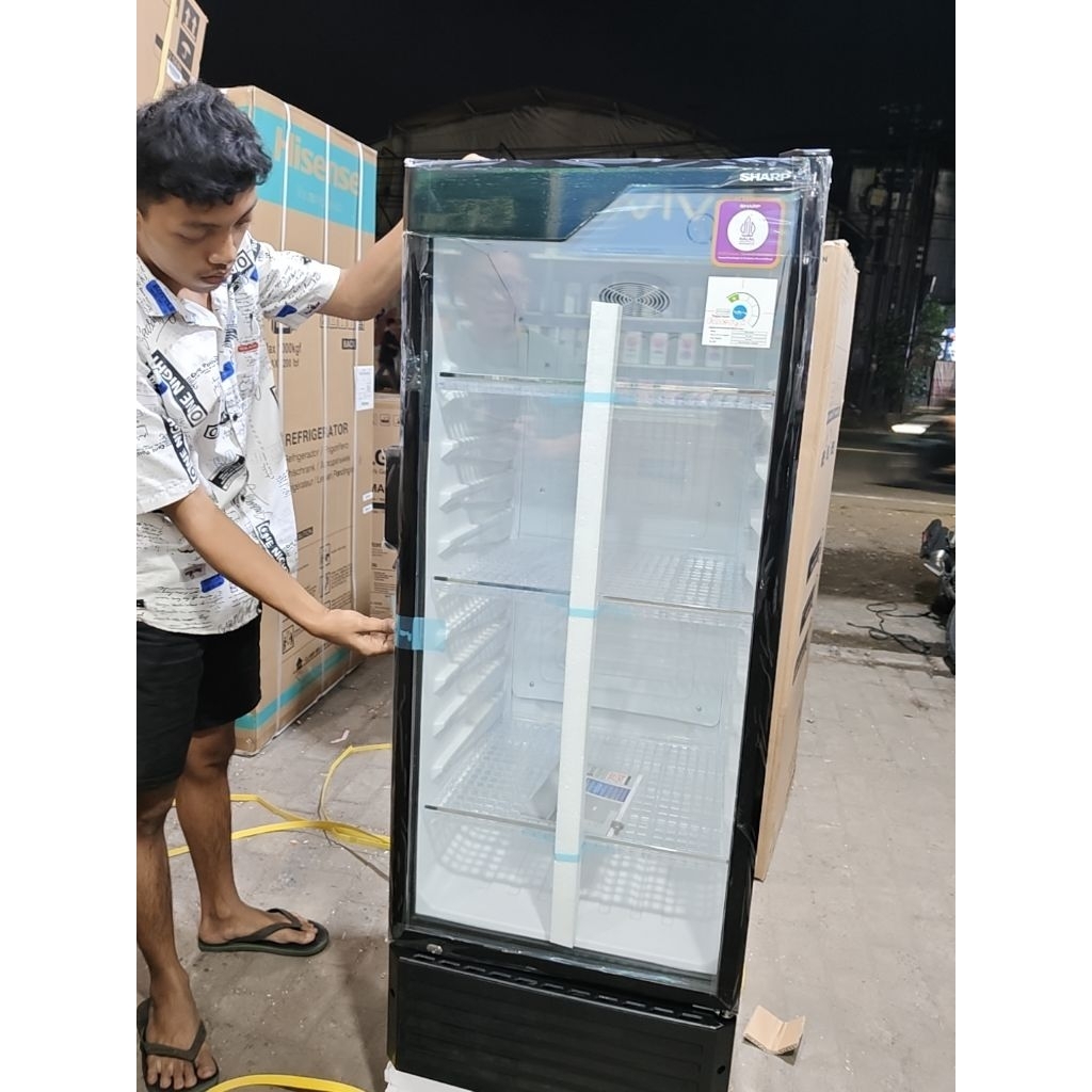 Showcase Sharp SCH-210FS 200 Liter