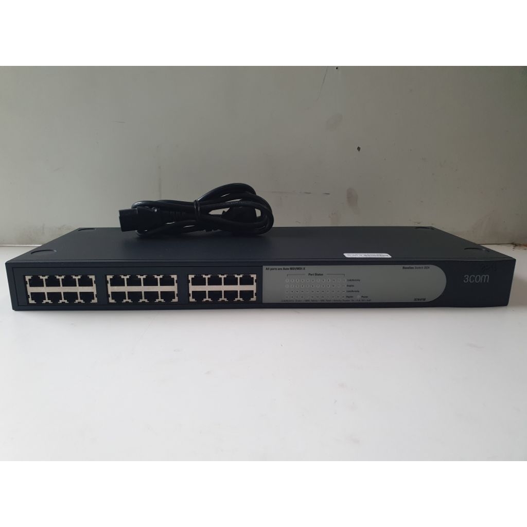 Switch Baseline 3Com 24 Port 10/100Mbps