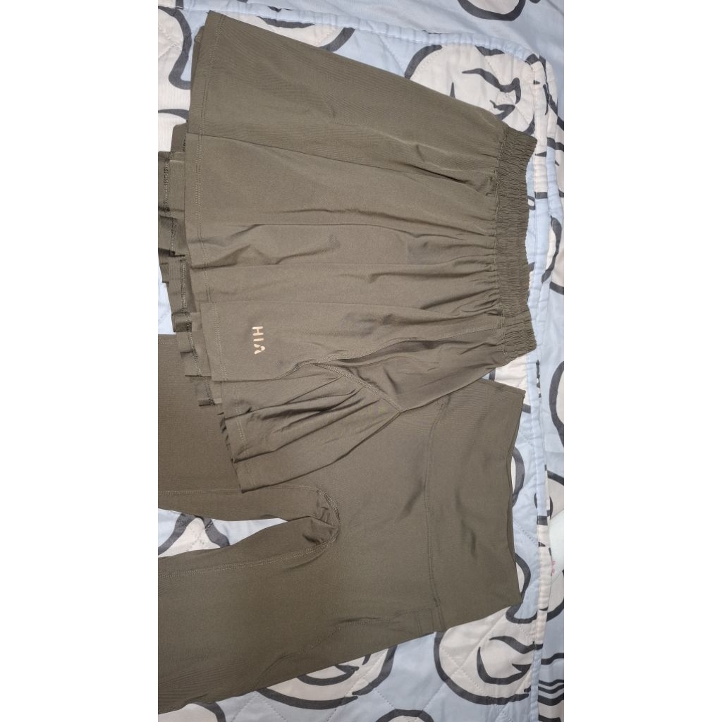 preloved HIA Set bundling Ukuran M (Legging + pleats skirt)