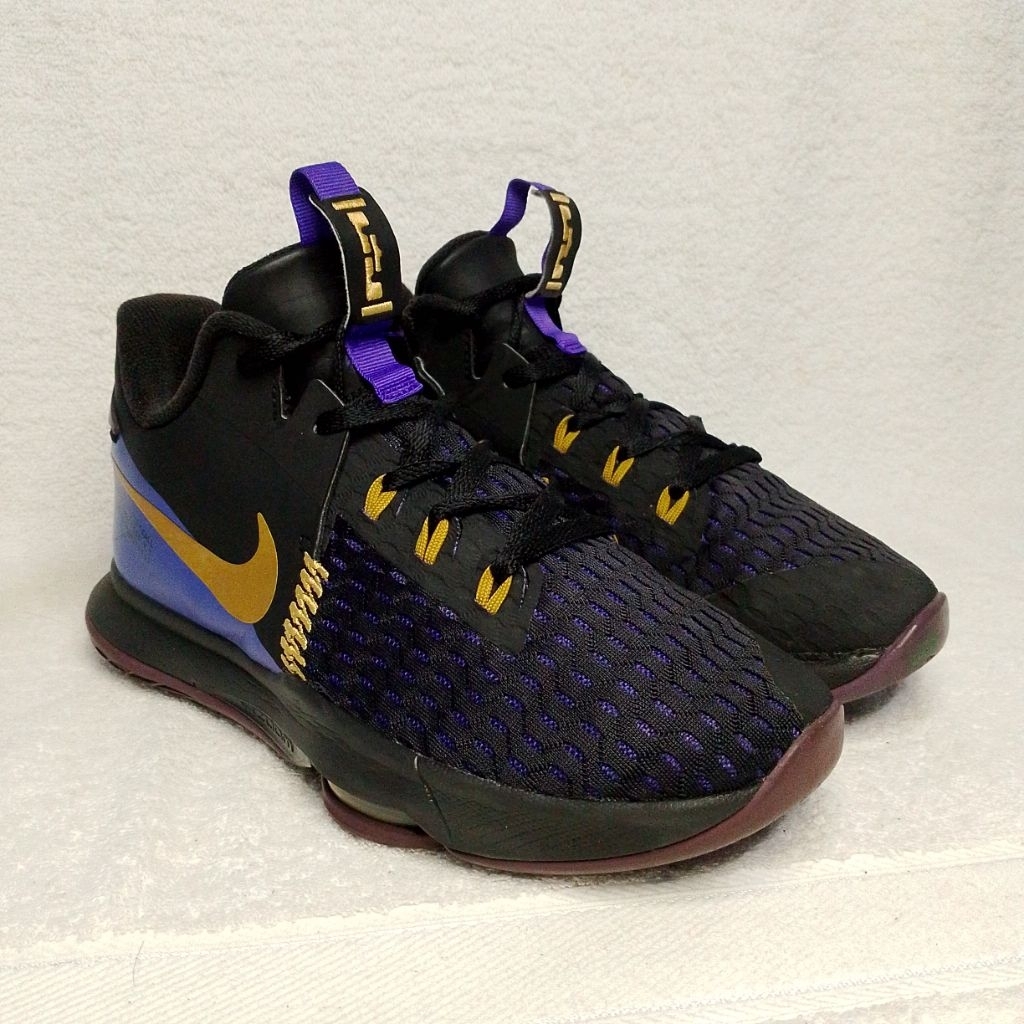 Sepatu Nike Lebron Witness 5 Ep Purple Metallic Gold 100% Original Sepatu Basket

