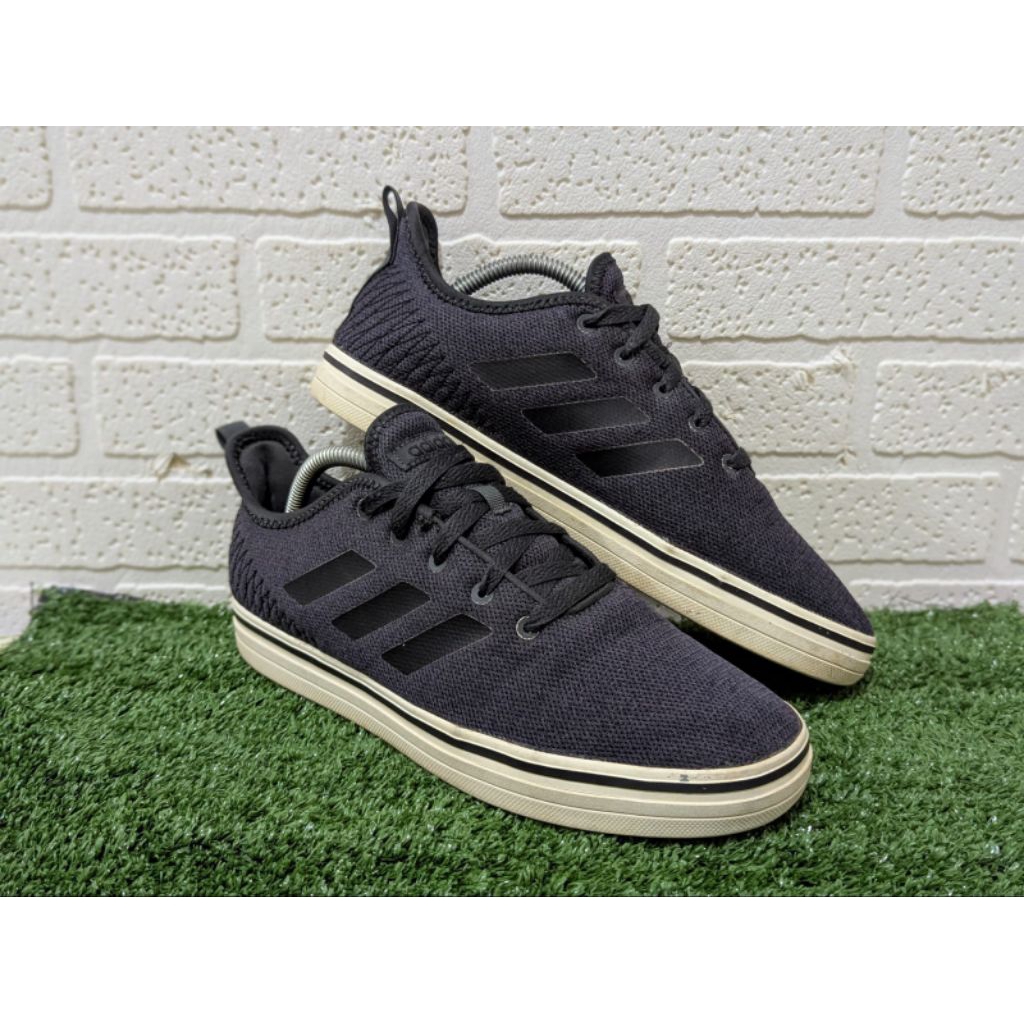 Sepatu Truchil Second 42