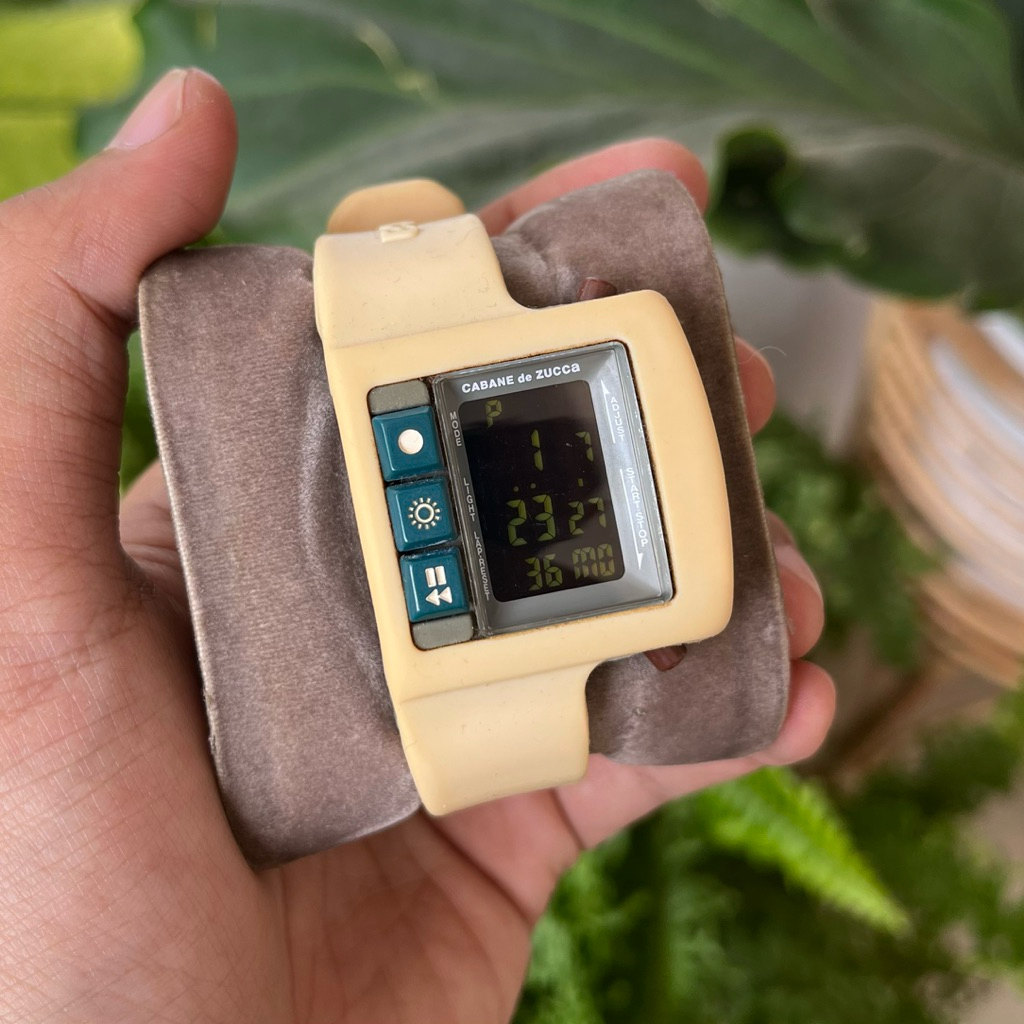 Rare Vintage CABANE de ZUCCA X ISSEY MIYAKI watch digital Cream by Seiko