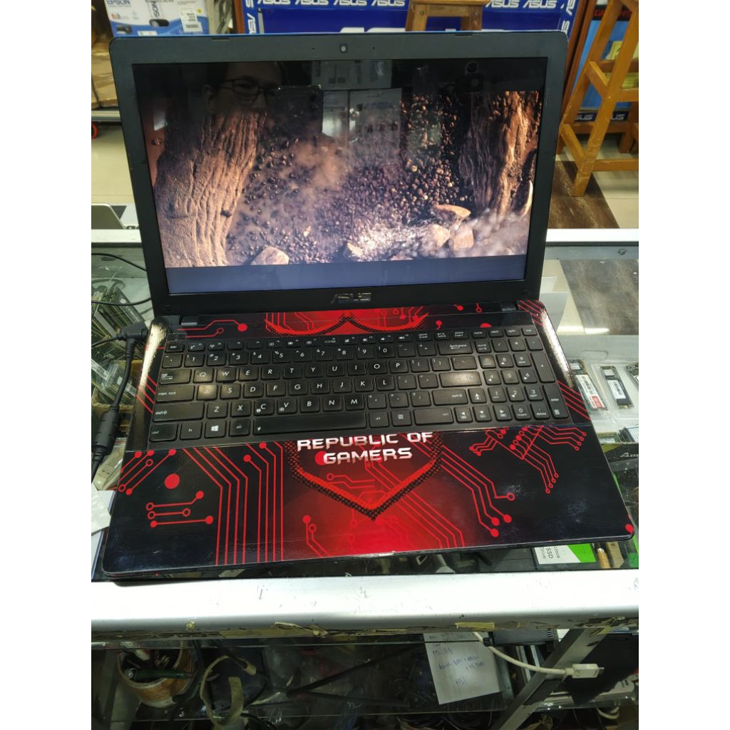 Gaming laptop core i7 vga GTX 960m 16g ssd 256g