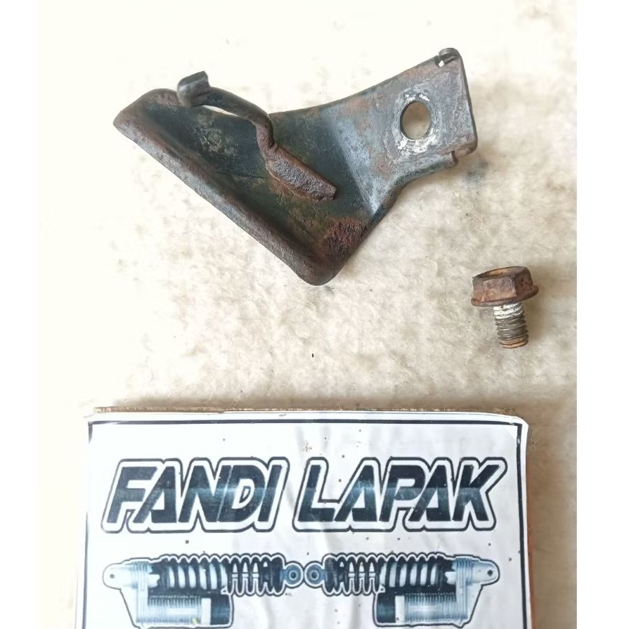 breket bracket pangkon dudukan kabel kopling Honda Megapro Primus Megapro lama hiu original