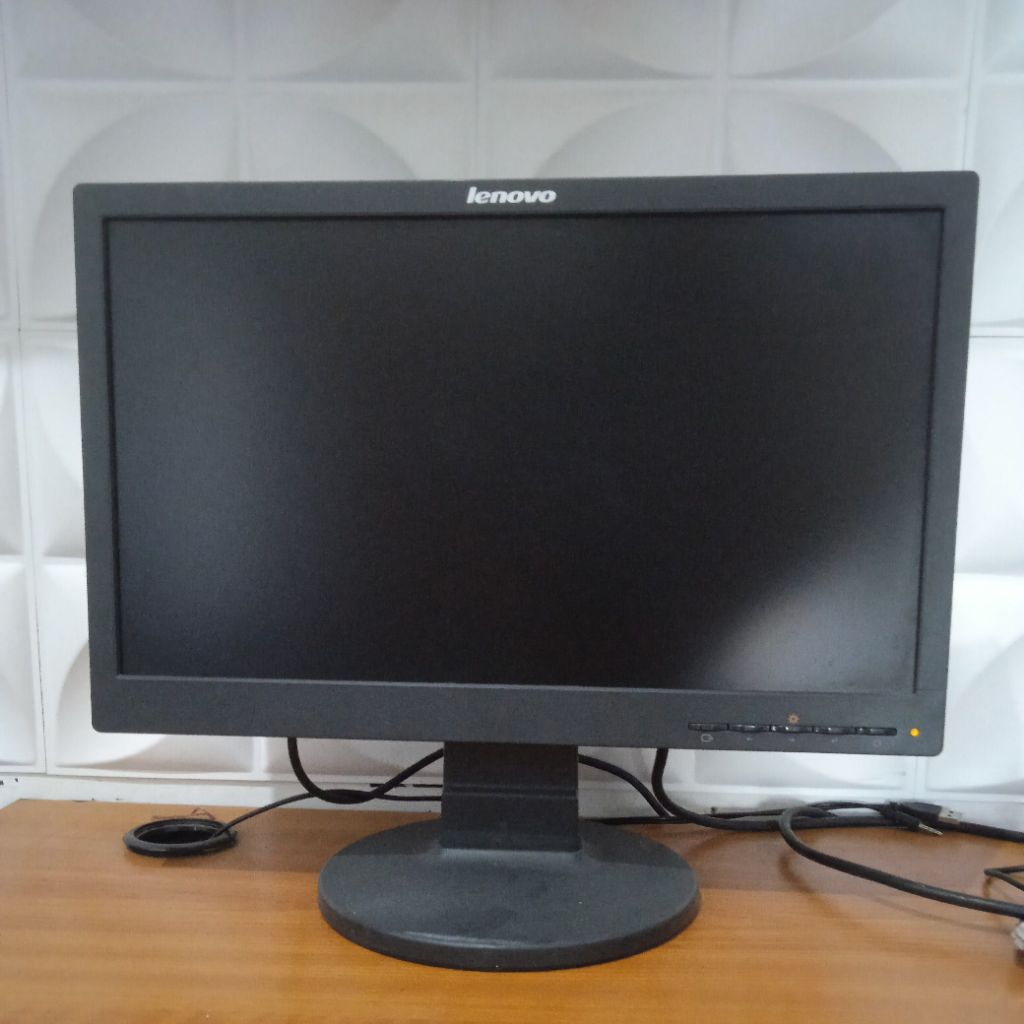 LCD Monitor 19 inch merk Lenovo