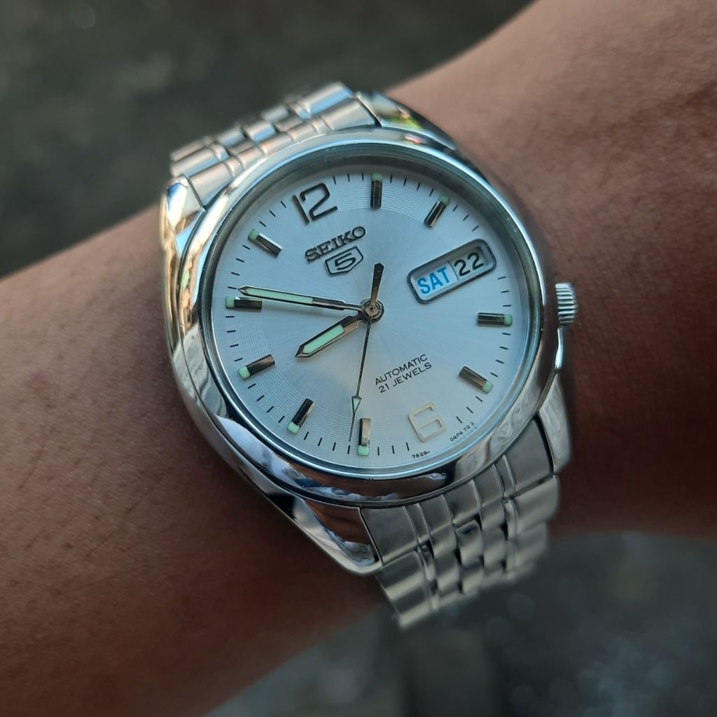 Seiko 5 SNK385K1 Automatic 7S26-01V0 White Dial Rare Item 100% Original