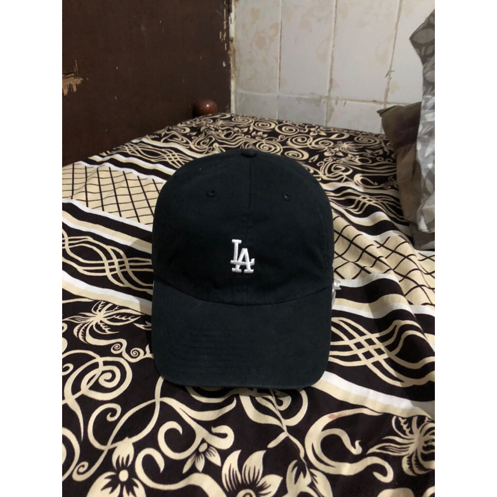 la 47 cap