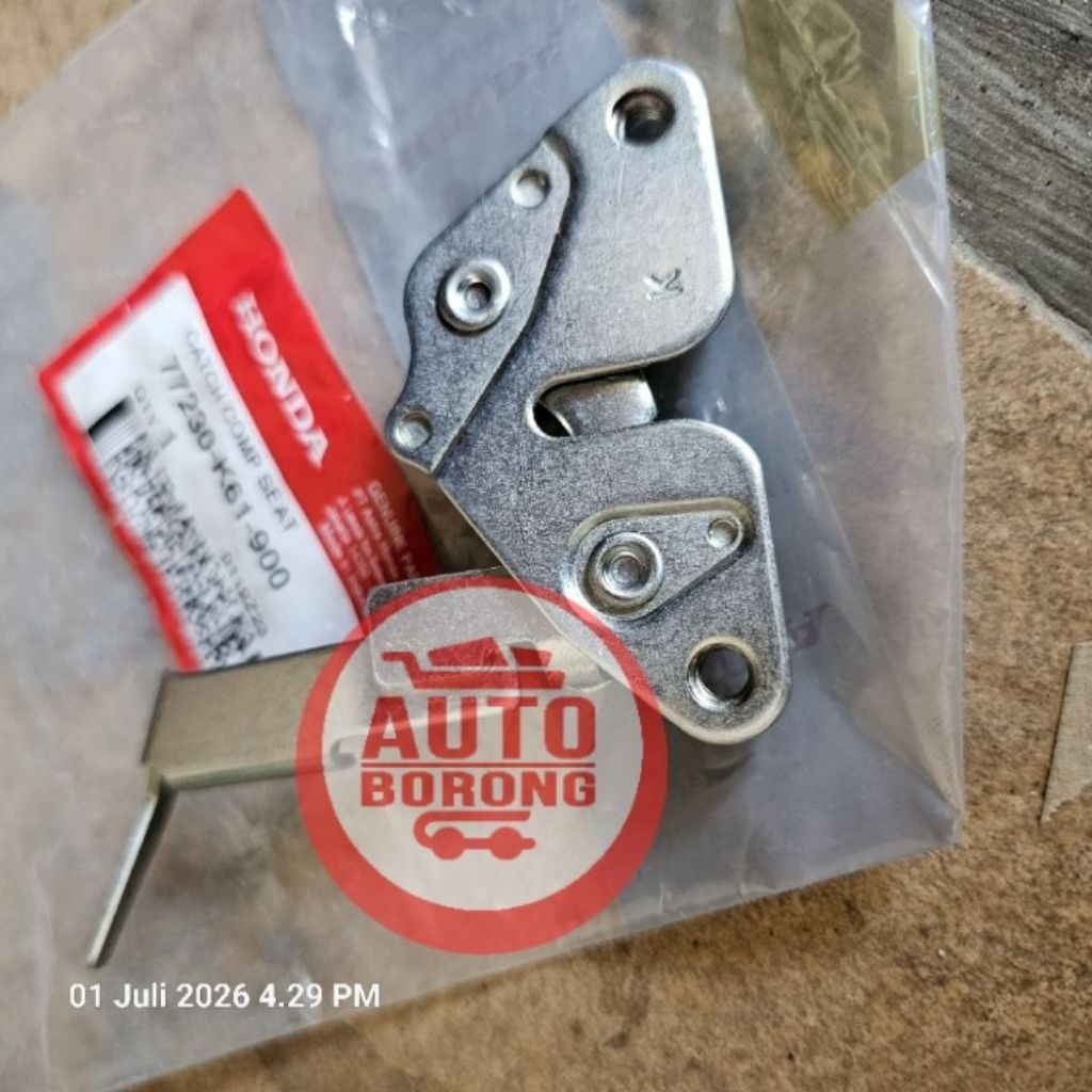 77230 K61 900 Dudukan Pengait Jok Belakang Honda Beat Pop eSP. Honda Original Genuine Part