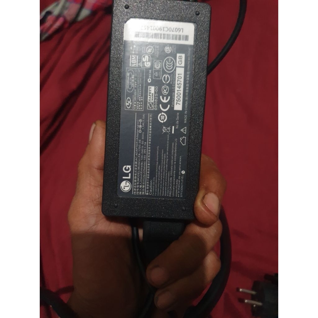 ADAPTOR TV LG  LCD -LED 20-22-24 Inch (Bekas)