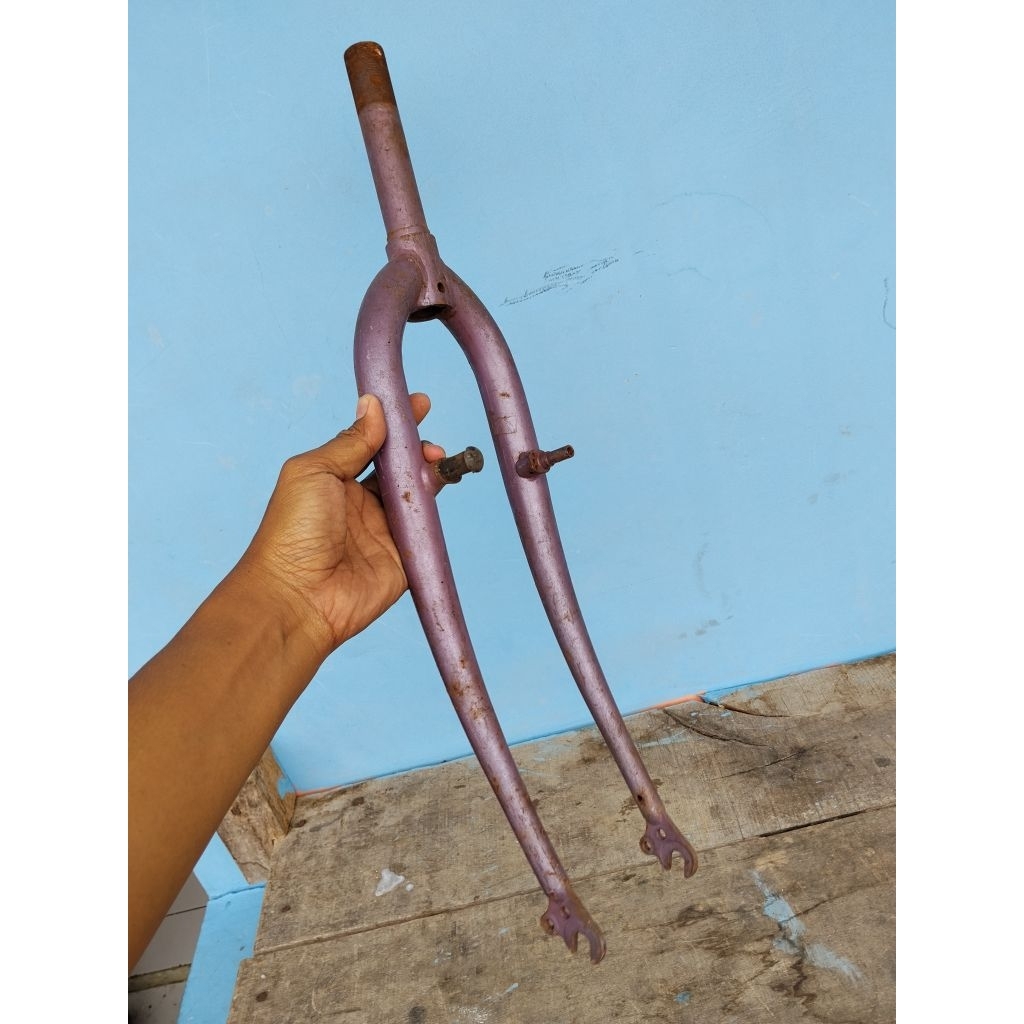 Fork Rigid Steertube 124 mm standar NOS untuk Sepeda MTB ban 26" Federal jadul atau sejenisnya
