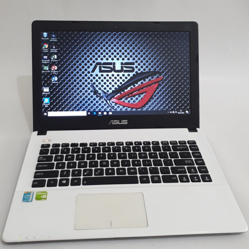 laptop vga 2gb core i7 ram 8gb hd 500gb bergaransi