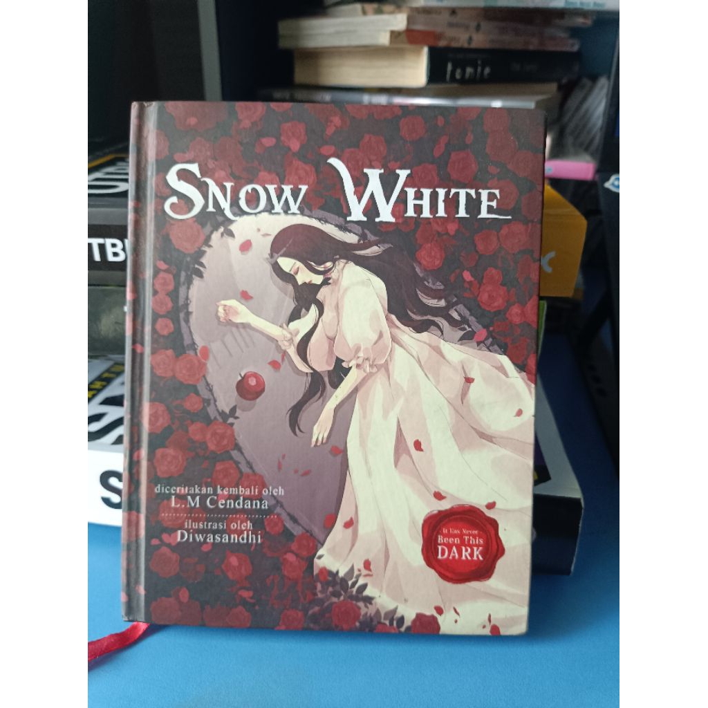 [PRELOVED] Novel Snow White - LM Cendana & Diwasandhi (Hard Cover) Penerbit Haru