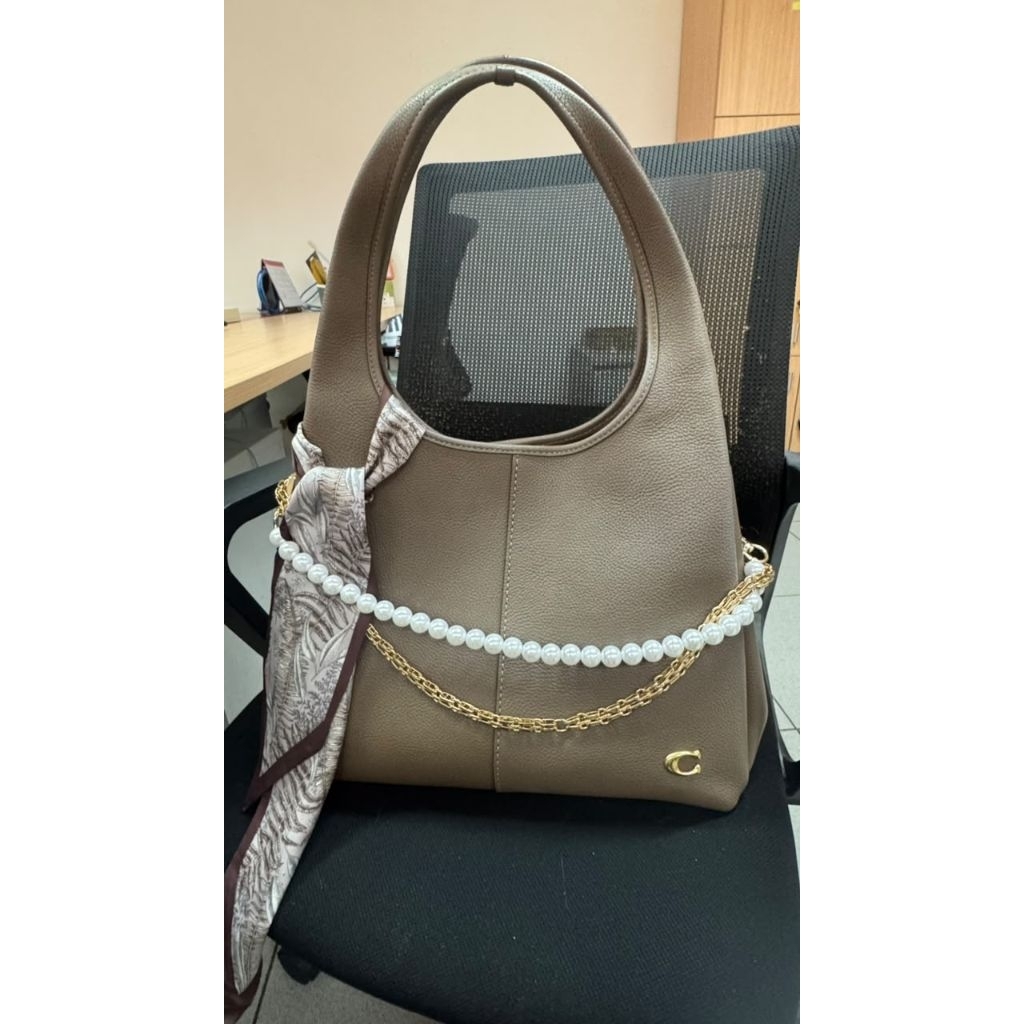 coach lana like new
