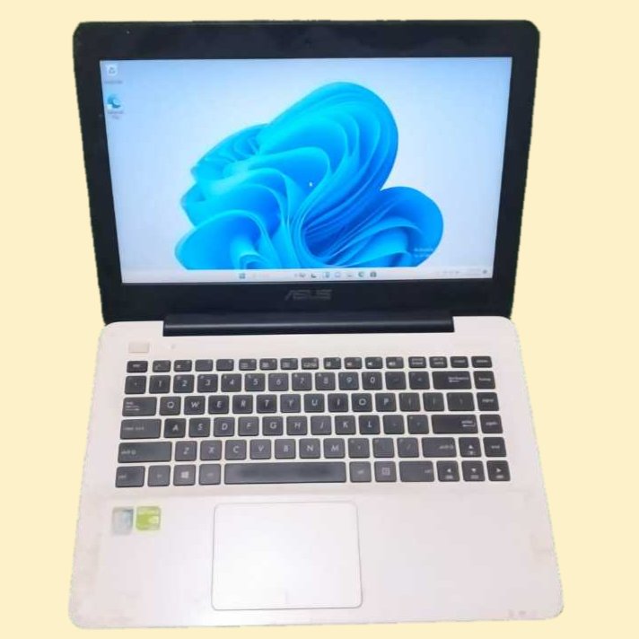 LAPTOP ASUS A455L Core i5 Gen 5 Ram 4 GB Hdd 500 GB ( NVIDIA GEFORCE 930M )