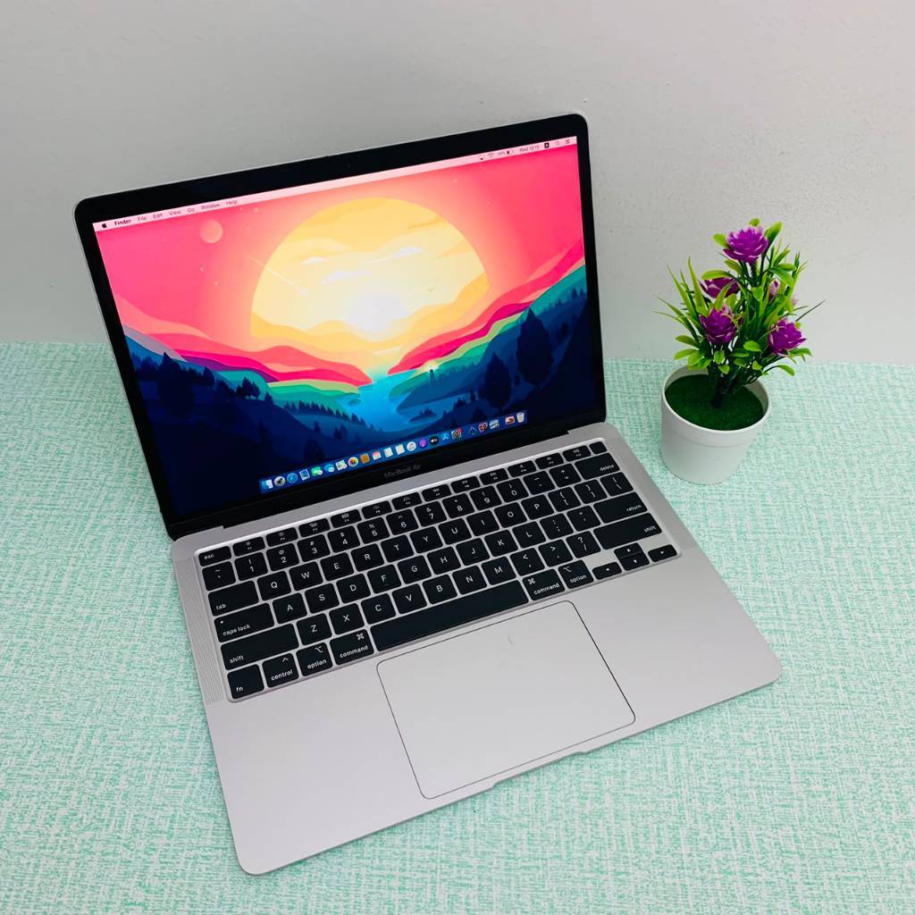 {GRADE A} MacBook Air 2020 13" Intel Quad Core i5/I3 8GB/512GB Retina second like new