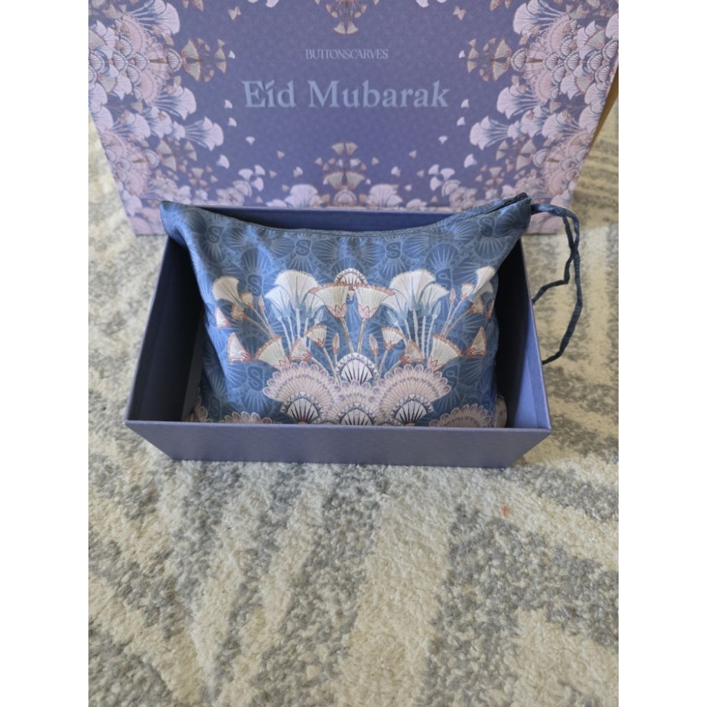 Buttonscarves Raya Hampers Oasis Prayer Robe