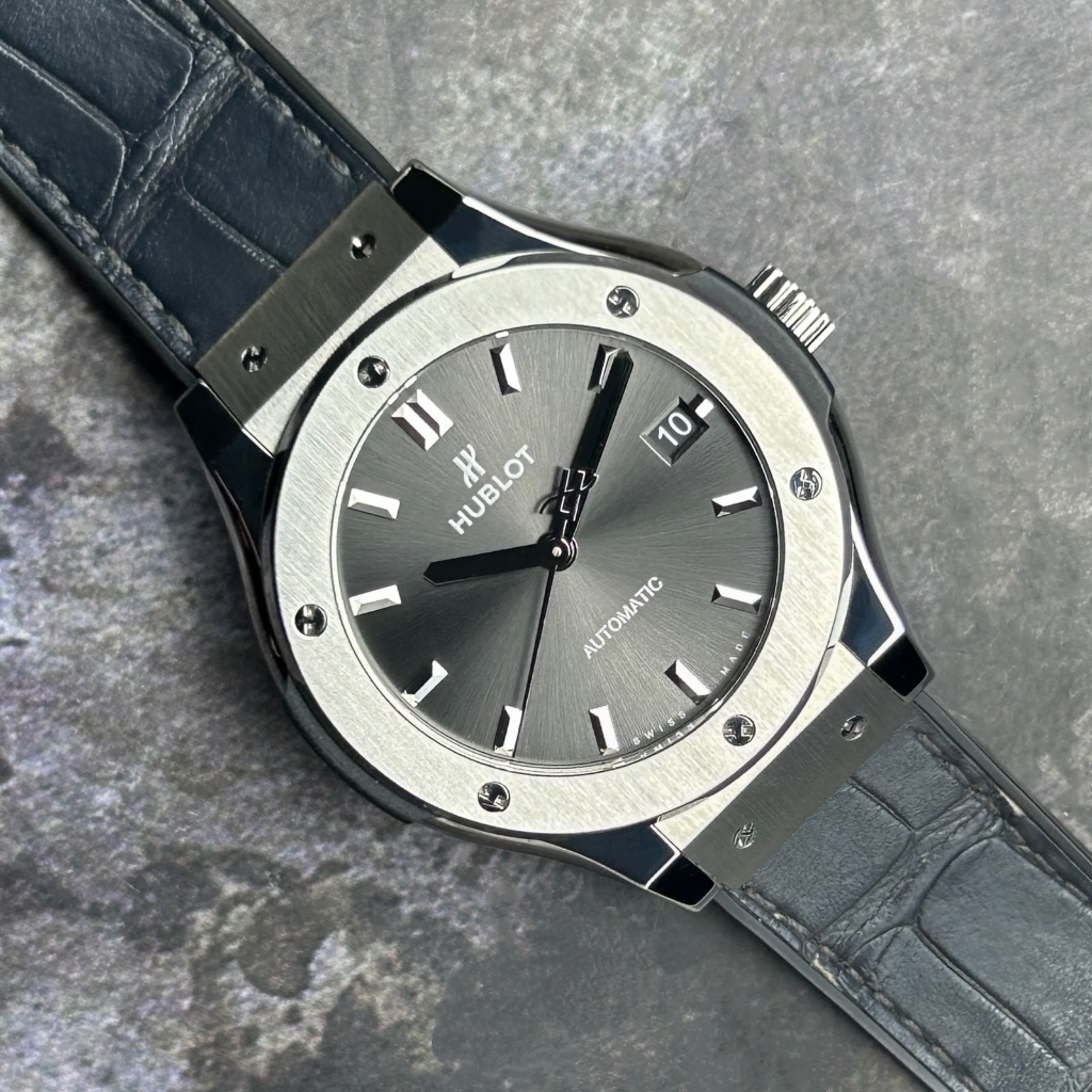 Hublot Classic Fusion 38mm Titanium 565.NX.7071.LR Automatic Alligator Leather Rubber 100% ORIGINAL