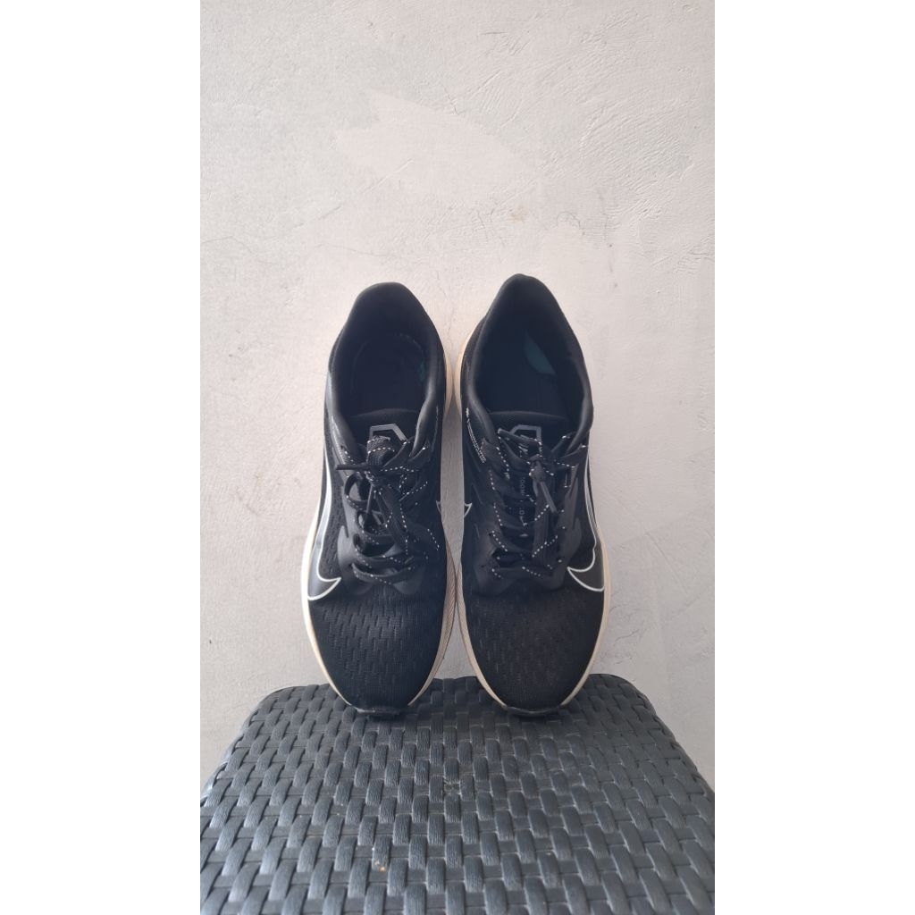 Sepatu Running Nike Zoom Winflow 7 (second) uk 43