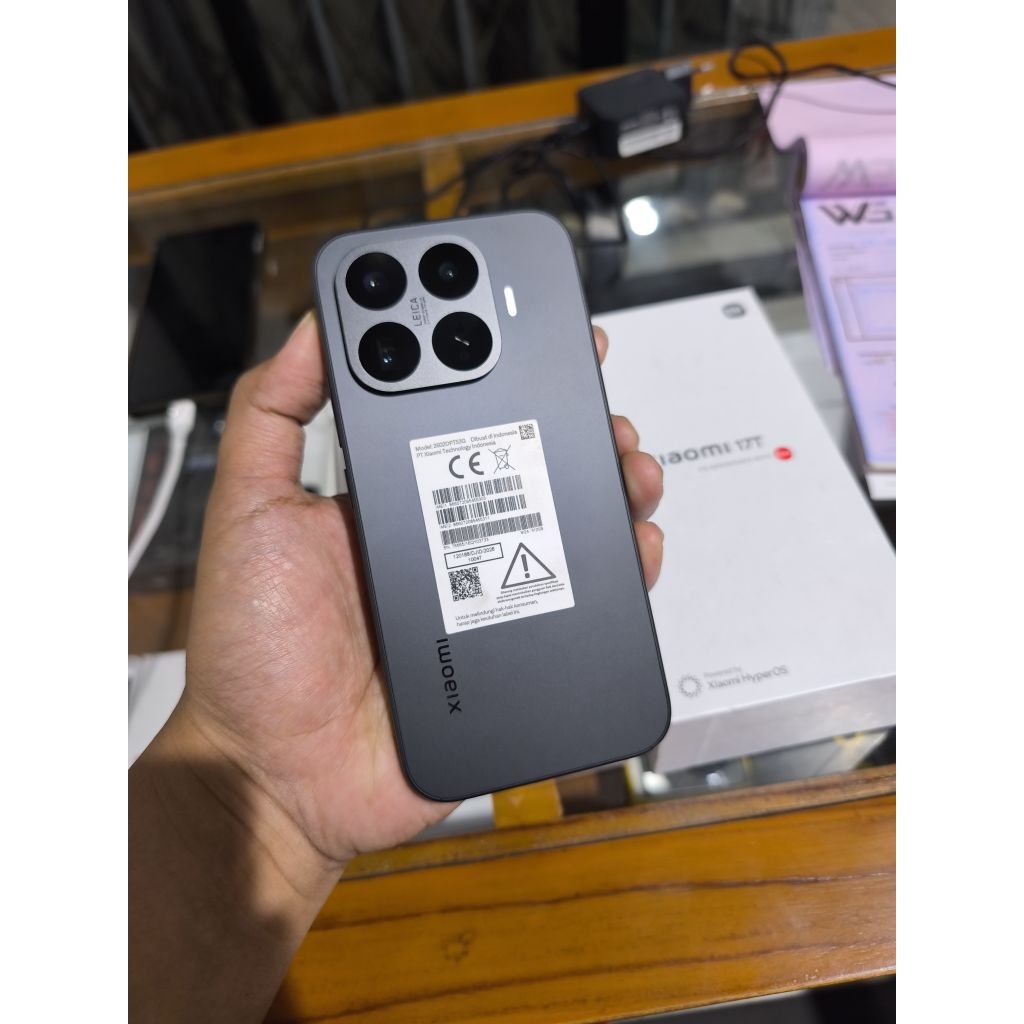 Xiaomi 17T 12/512 second