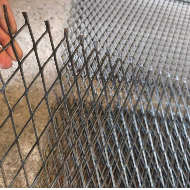 Expand metal mesh 3045  tebal 2,2mm ukuran custom kawat ram besi wiremesh industrial
