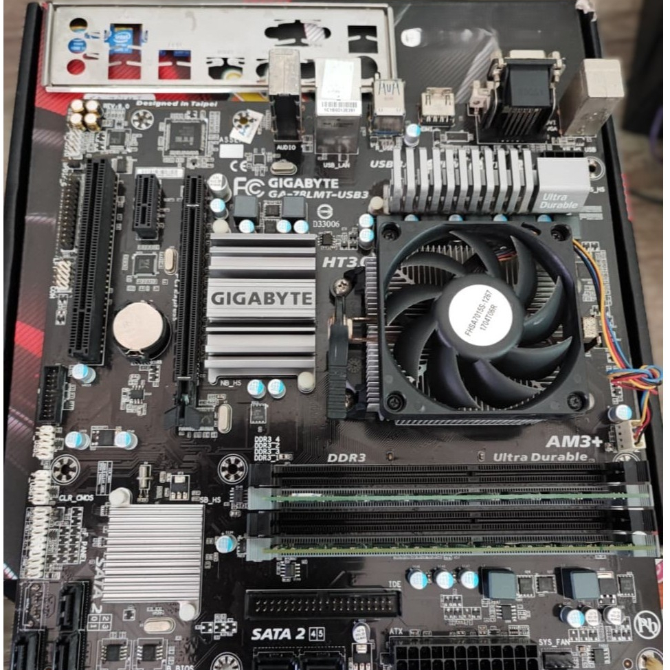 Paket  Motherboard Gigabyte GA-78LMT-USB3 + Processor Athlon II X2 245 2,9Ghz + Memory 4Gb DDR3