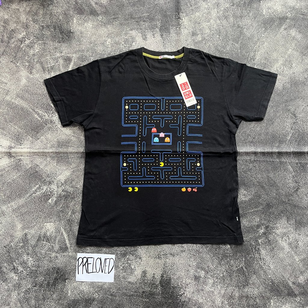 Tshirt Uniqlo UT x Capcom Pacman Kaos Hitam ukuran L