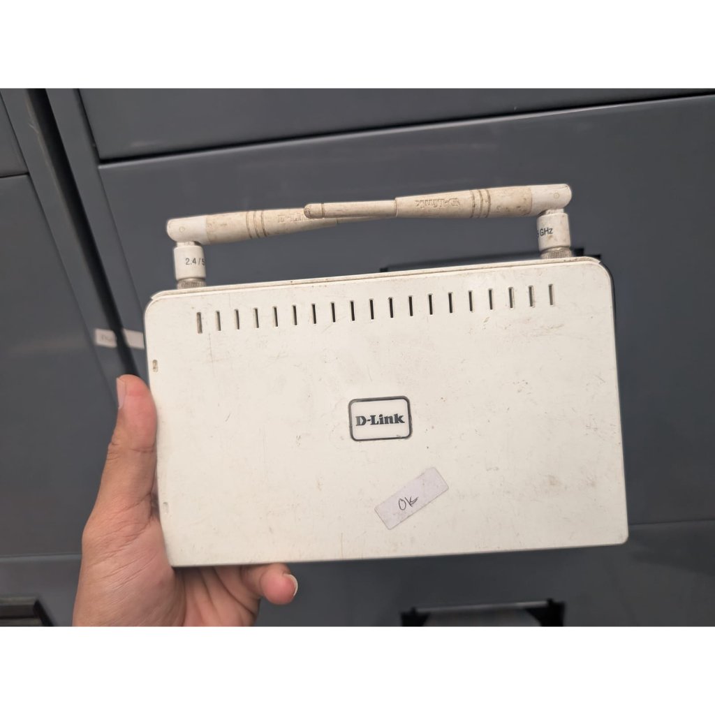 Router D-Link DIR-825 Dual Band Gigabit Port USB Bekas Normal - Unit Only