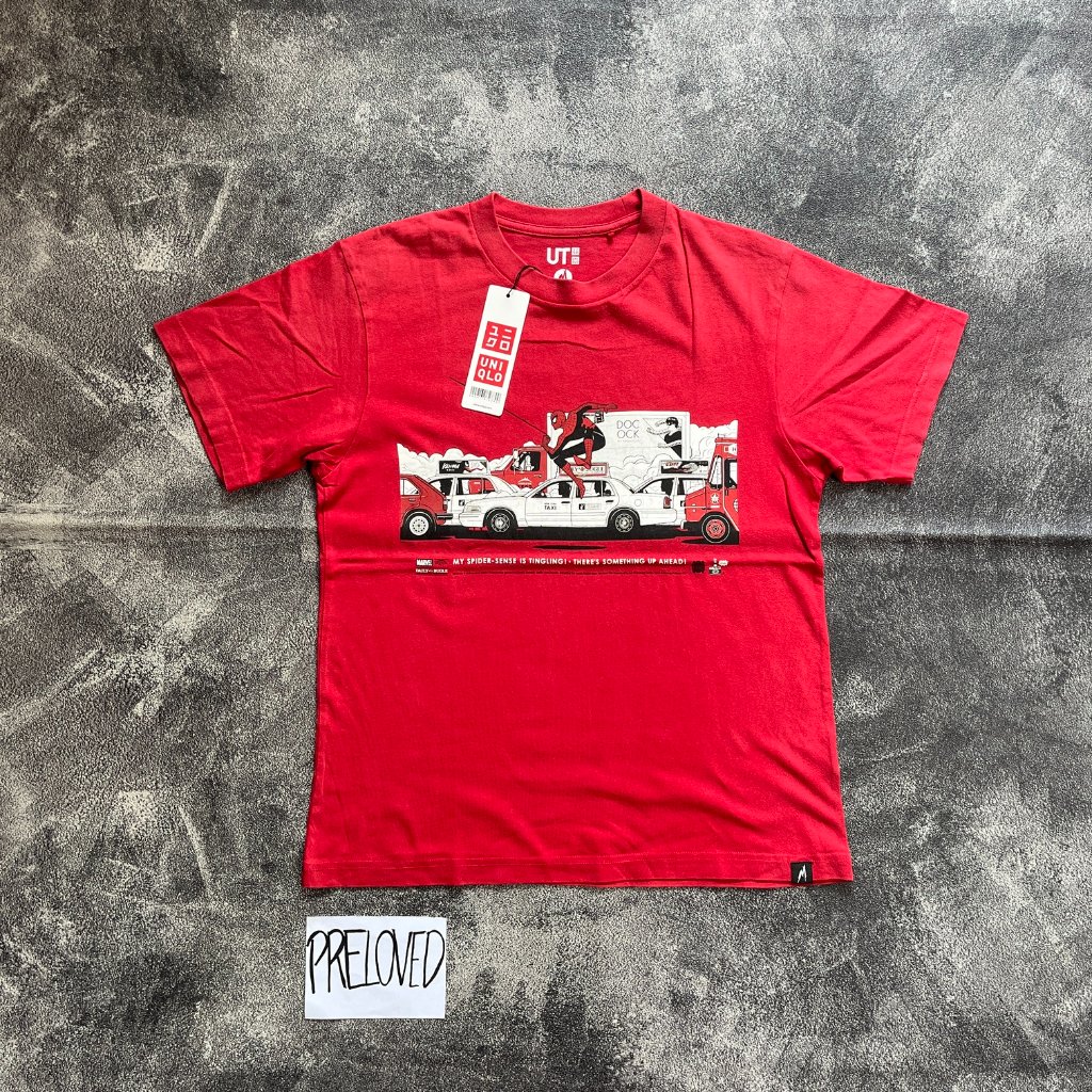 Tshirt Uniqlo UT x Marvel Spiderman Kaos Merah ukuran S