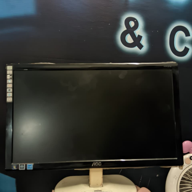 MONITOR AOC 19inc + keyboard mouse